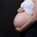 Moderskabstøj på budget: 7 graviditetskjoler under 500 kr.
